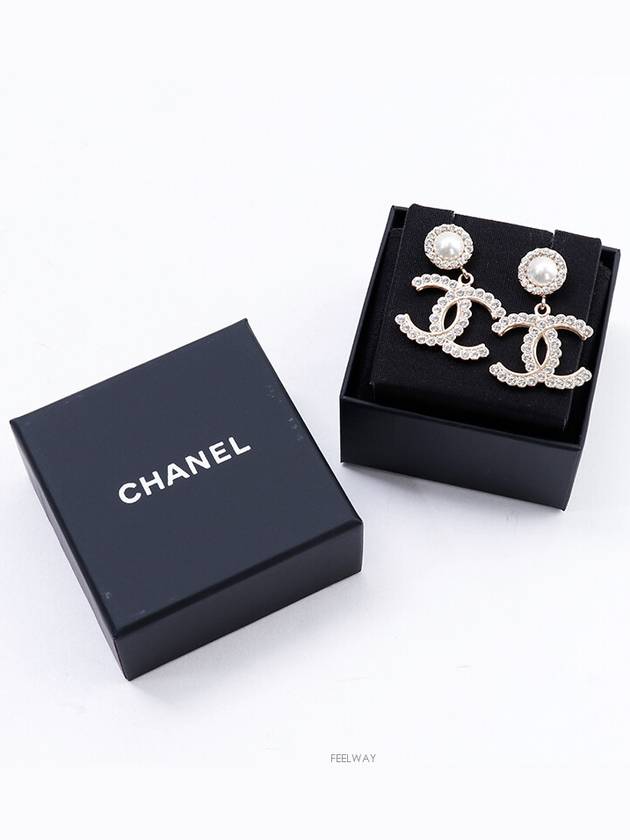 women earrings