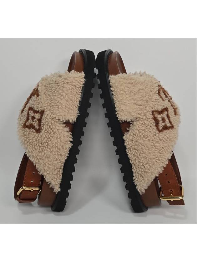 Louis Vuitton sandals 250