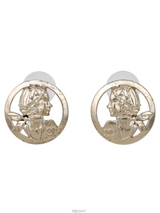 women earrings