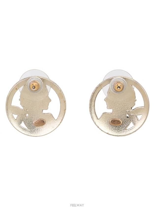 women earrings