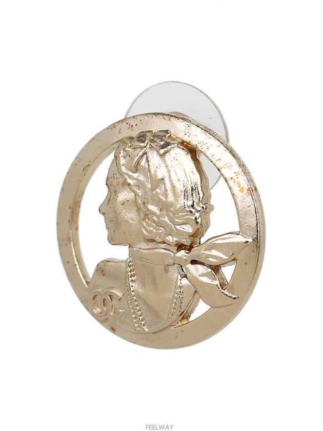 women earrings