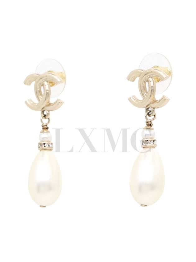 Pearl Earrings Showline CC Logo AB8513
