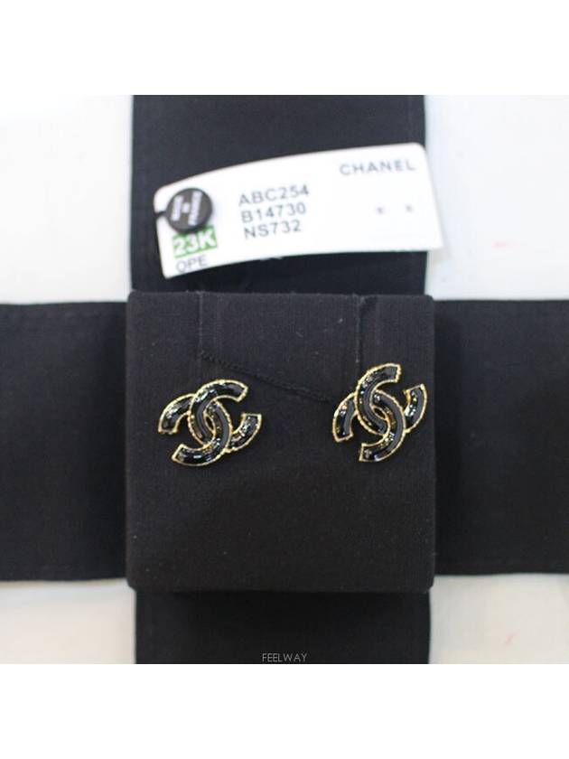 women earrings