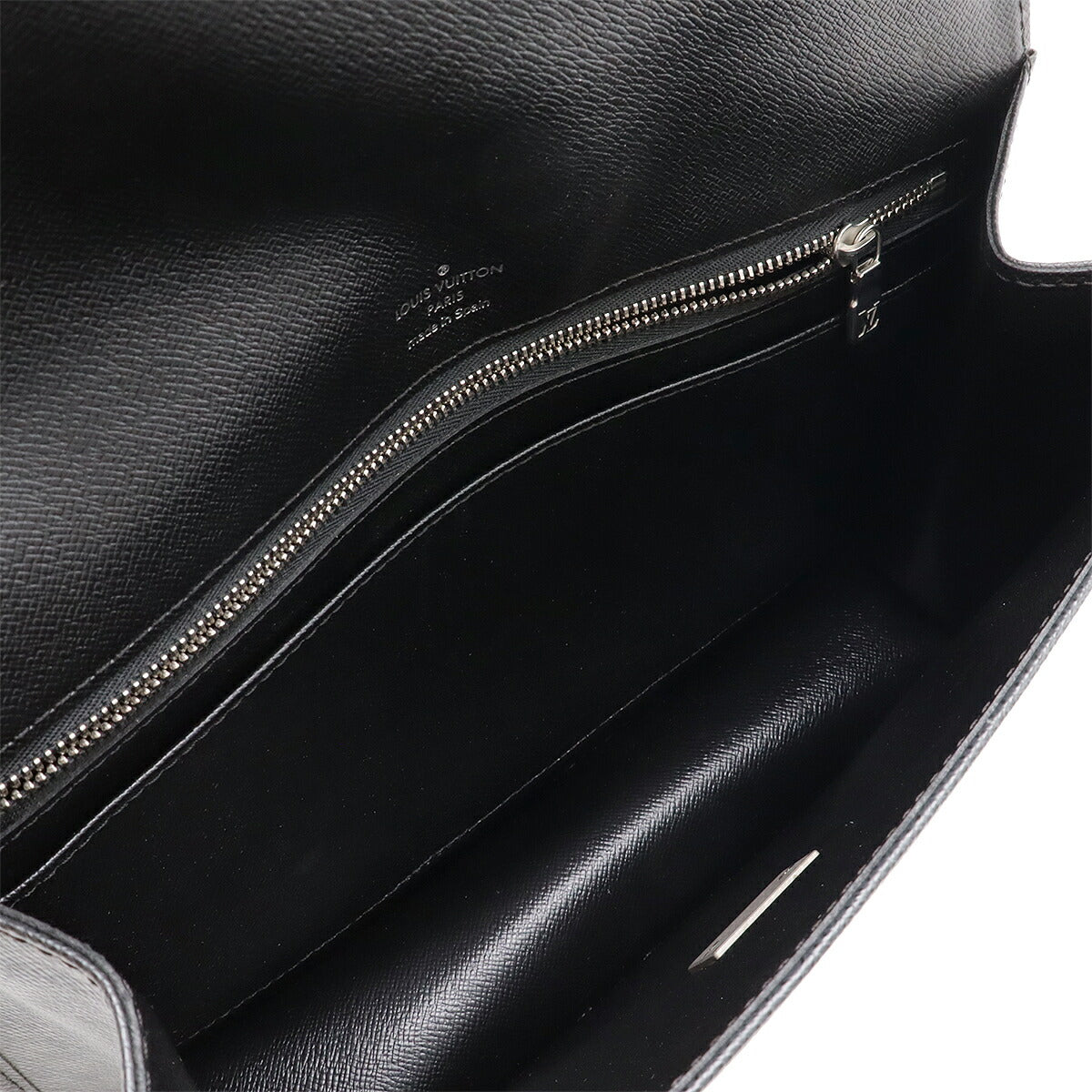 Louis Vuitton Taiga Leather Clutch Bag