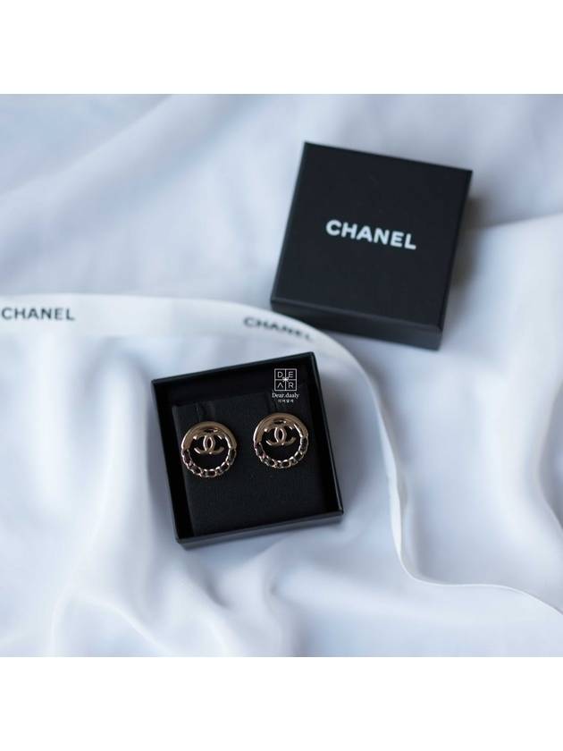 Women's CC Logo Circle Chain Earrings Black Gold