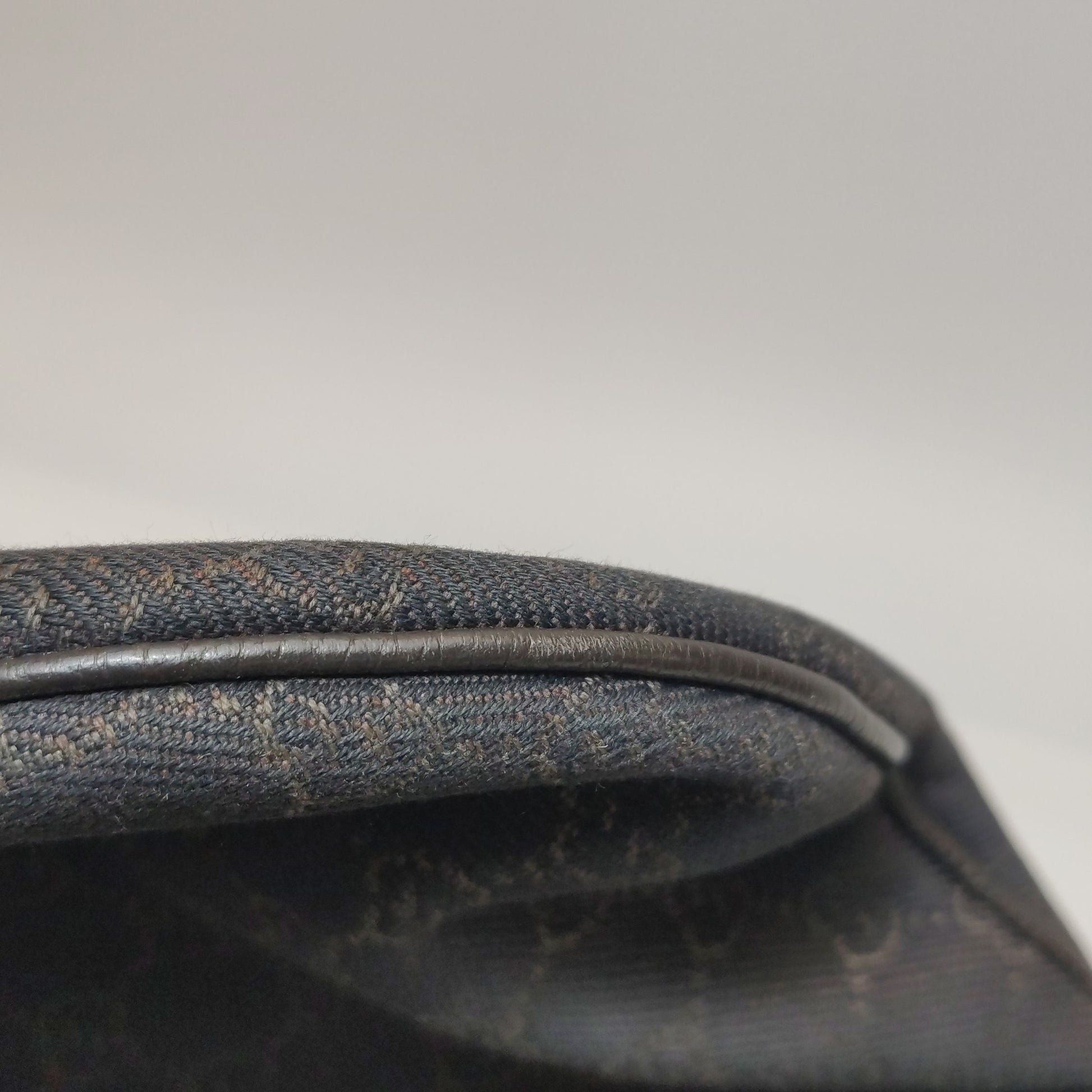 Gucci GG Canvas Shoulder Bag 250424781163444