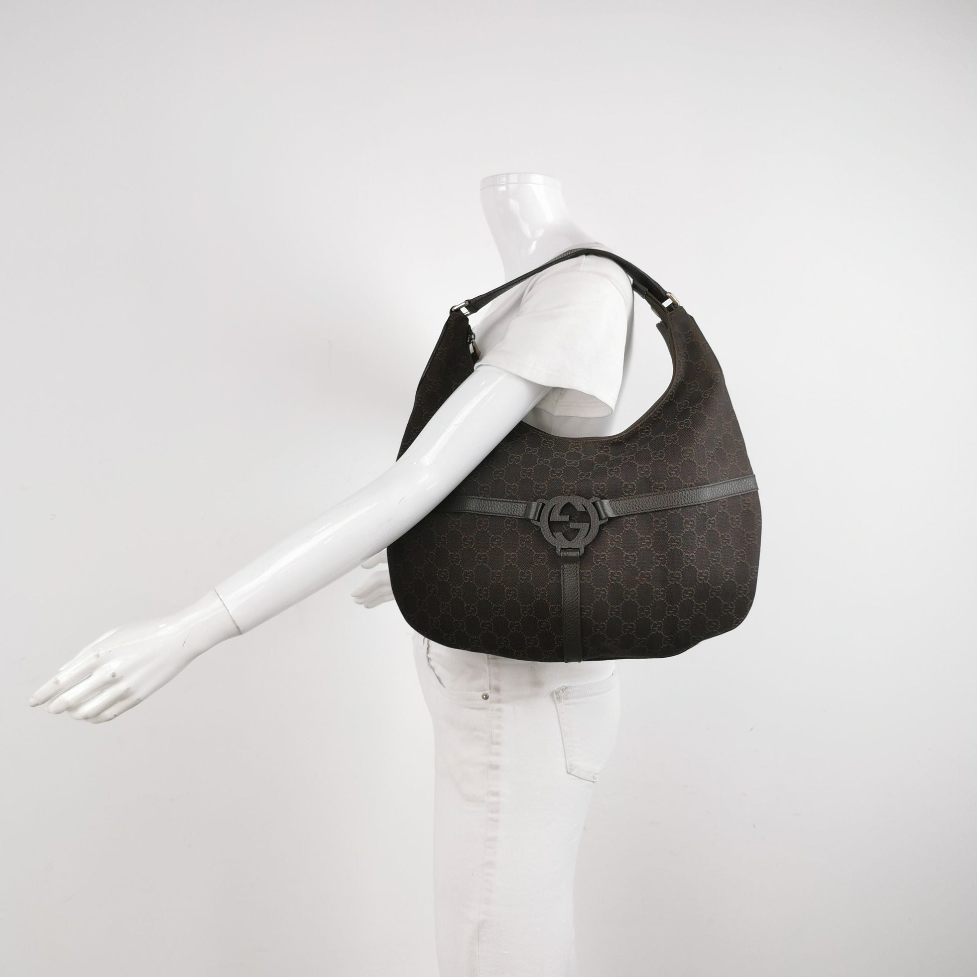 Gucci GG Canvas Shoulder Bag 250424781163444