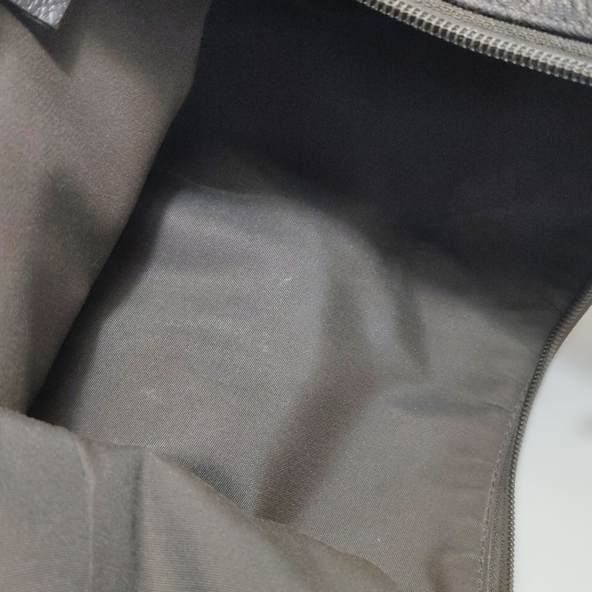 Gucci GG Canvas Shoulder Bag 250424781163444