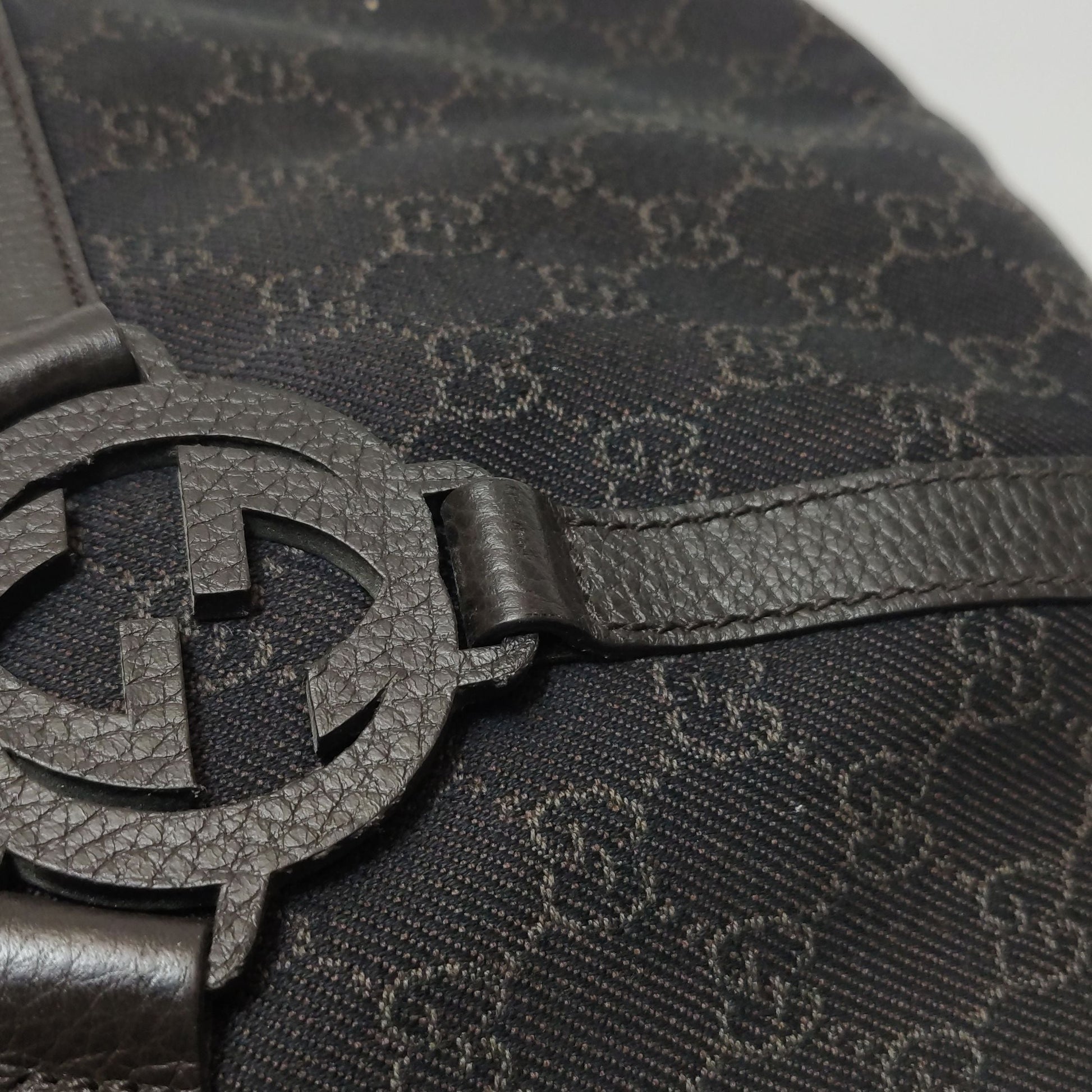 Gucci GG Canvas Shoulder Bag 250424781163444