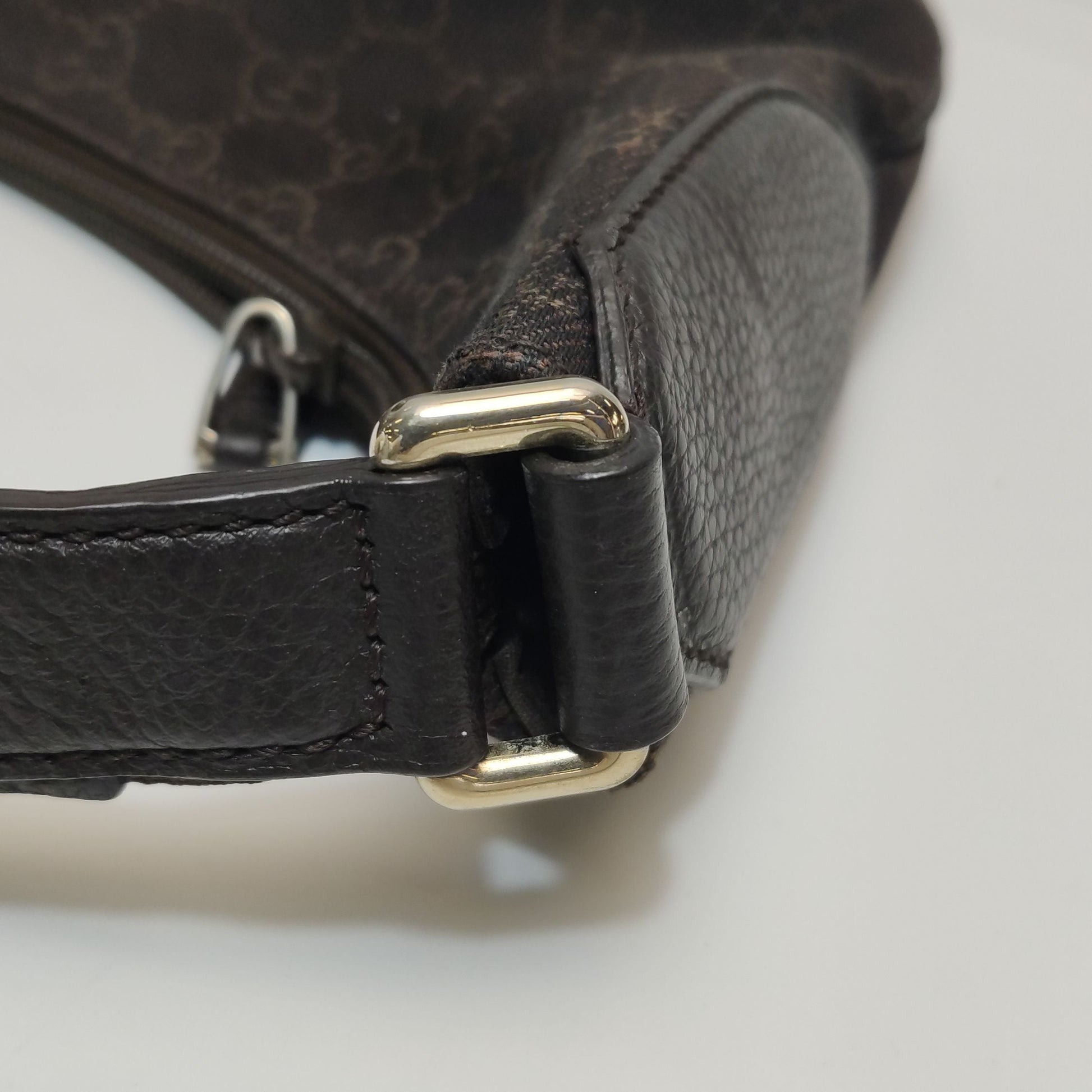 Gucci GG Canvas Shoulder Bag 250424781163444