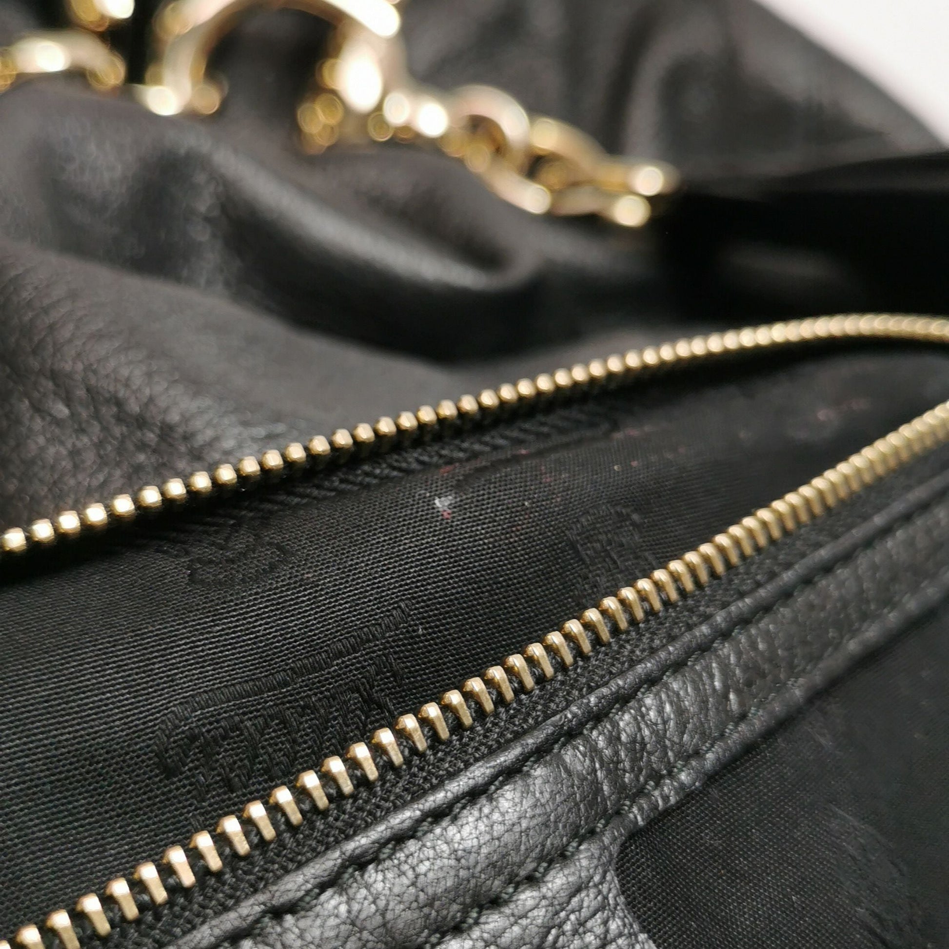 Gucci Sienna Leather Fringe Shoulder Bag 250330781127057