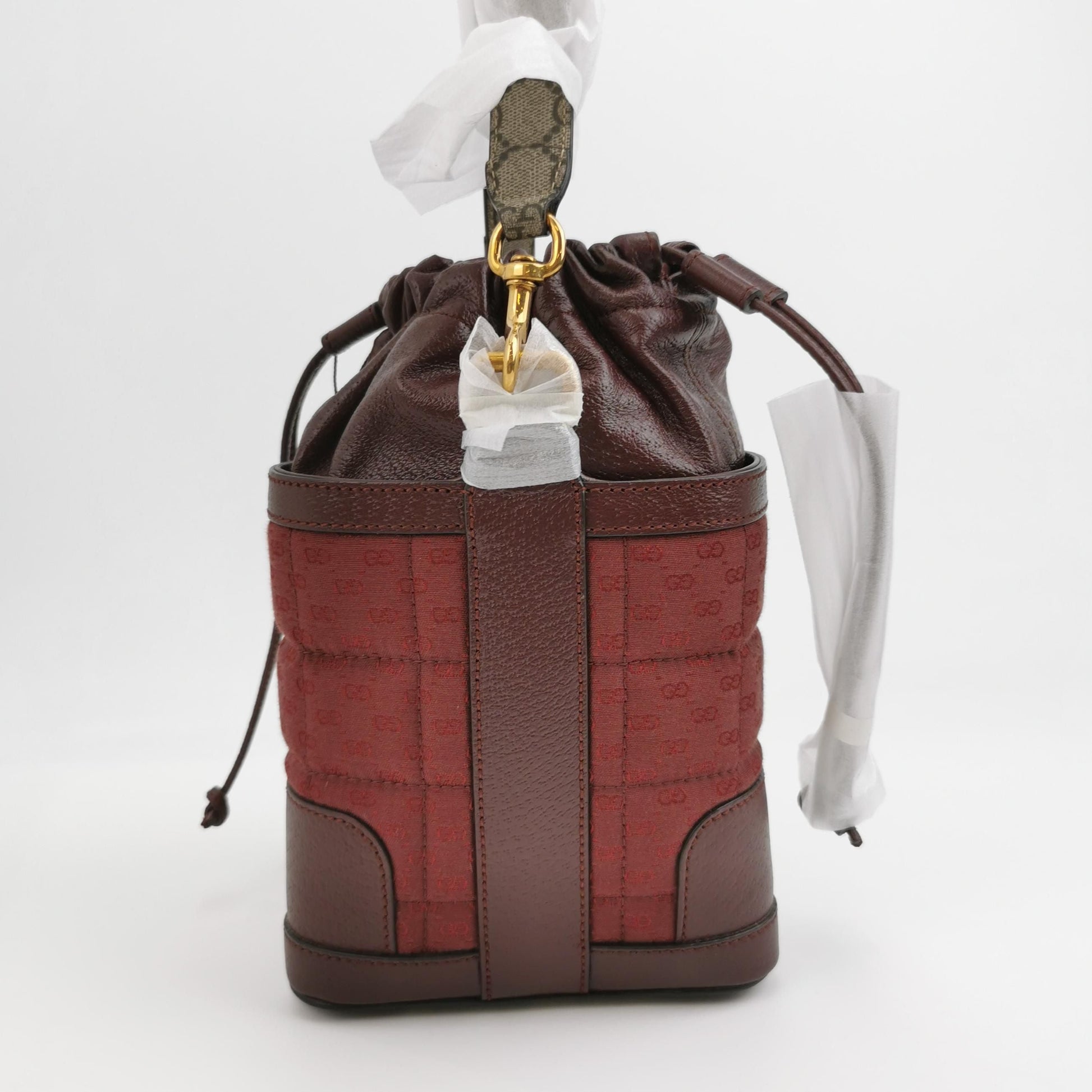 Gucci Quilted GG Logo Drawstring Crossbody Bag 250519781199666