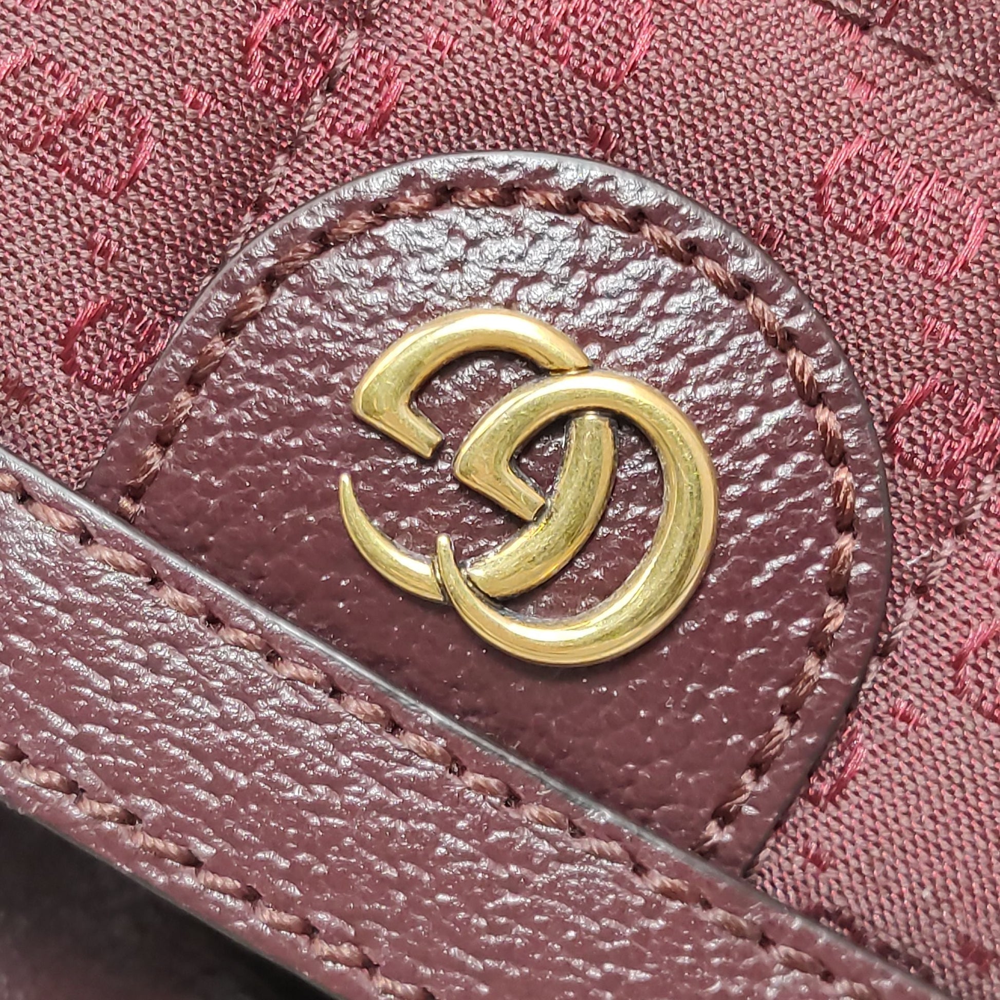 Gucci Quilted GG Logo Drawstring Crossbody Bag 250519781199666