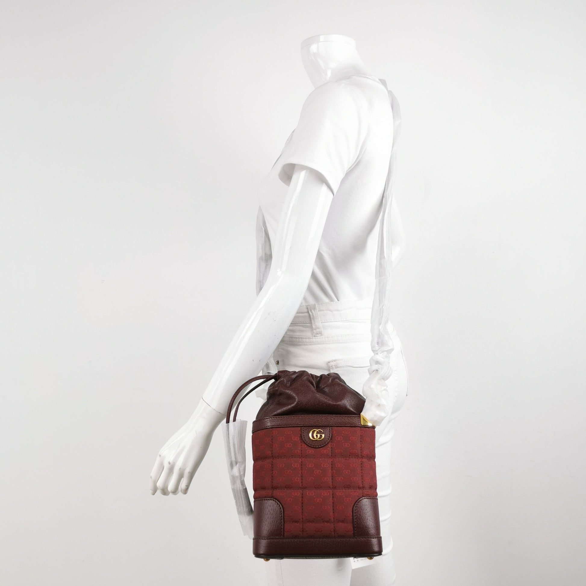 Gucci Quilted GG Logo Drawstring Crossbody Bag 250519781199666