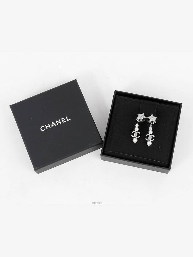 women earrings