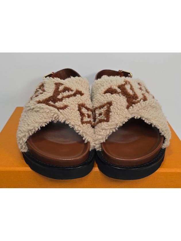 Louis Vuitton sandals 250