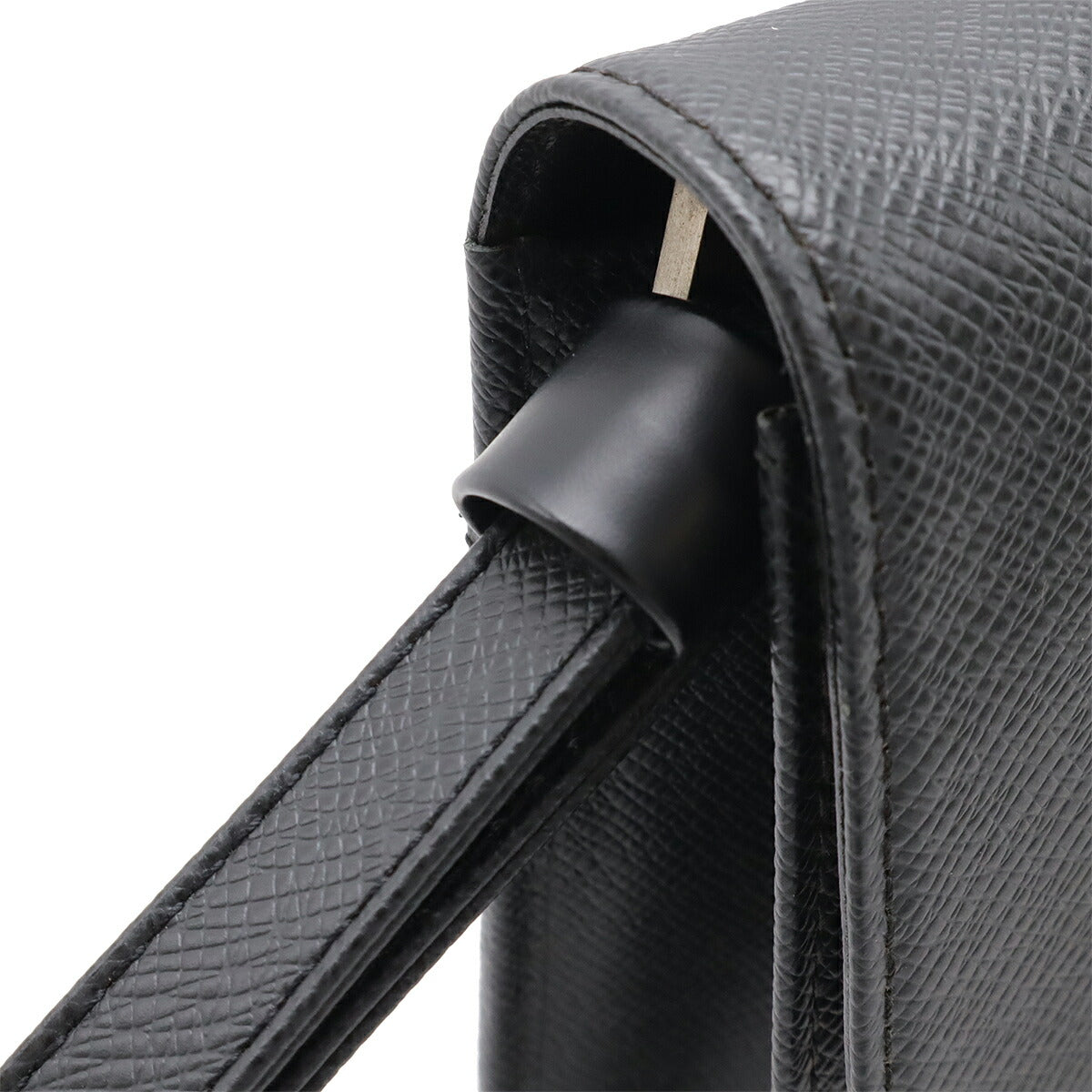Louis Vuitton Taiga Leather Clutch Bag