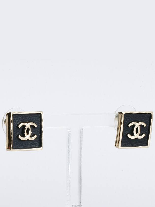 women earrings