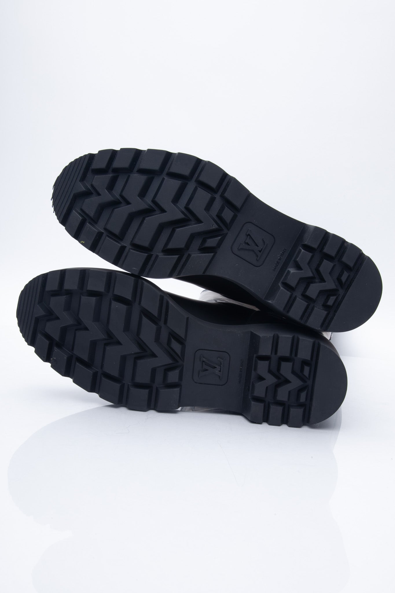 LOUIS VUITTON Black Territory Flat High Boots 38