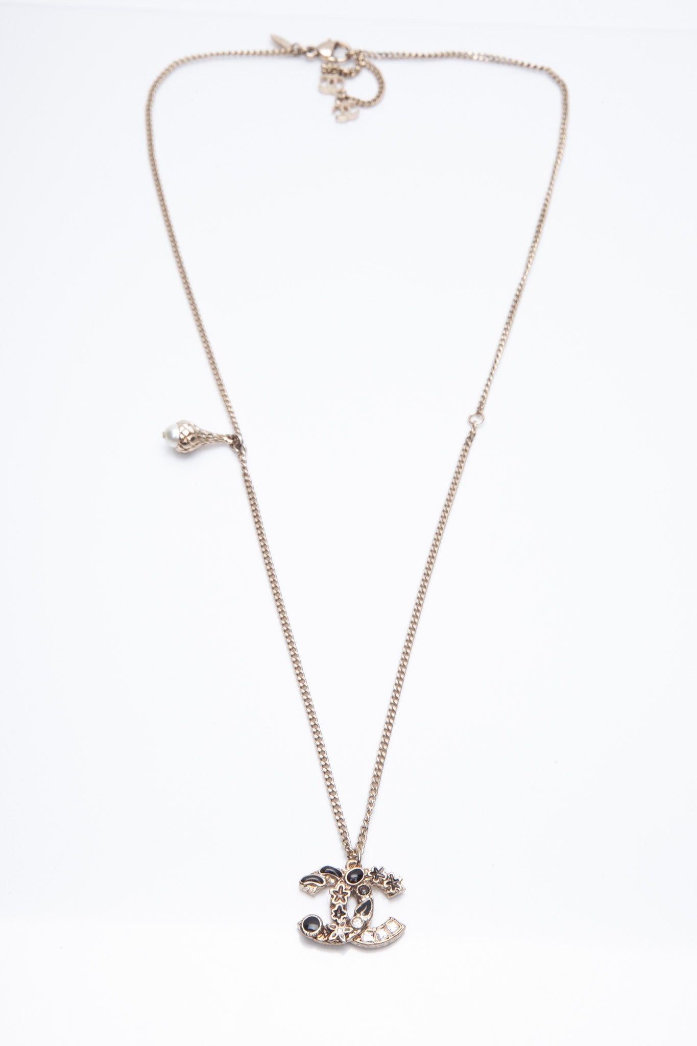 CHANEL CC Logo Pearl Crystal and Resin Necklace