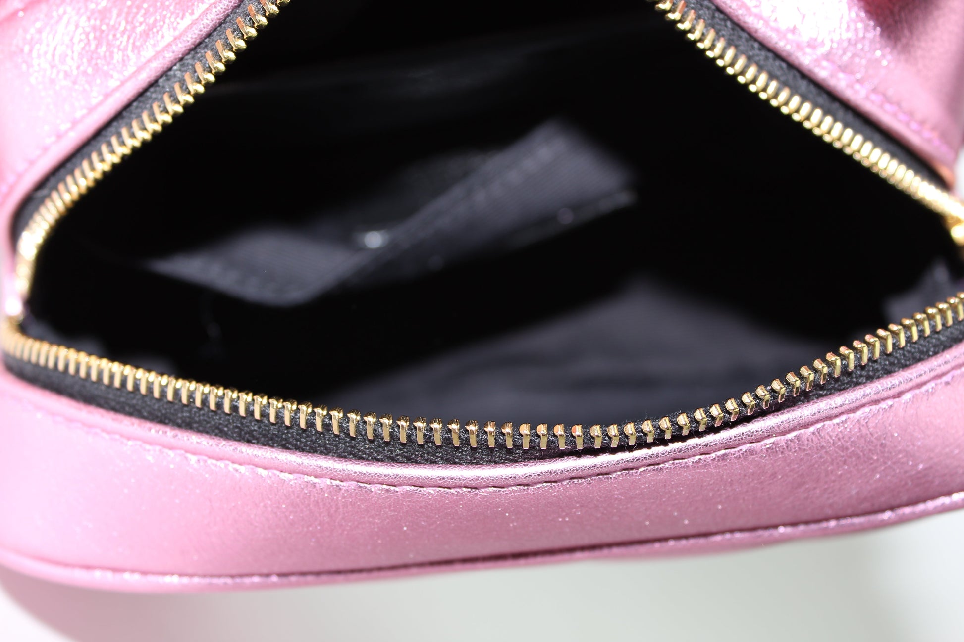 YVES SAINT LAURENT LOU BELT BAG