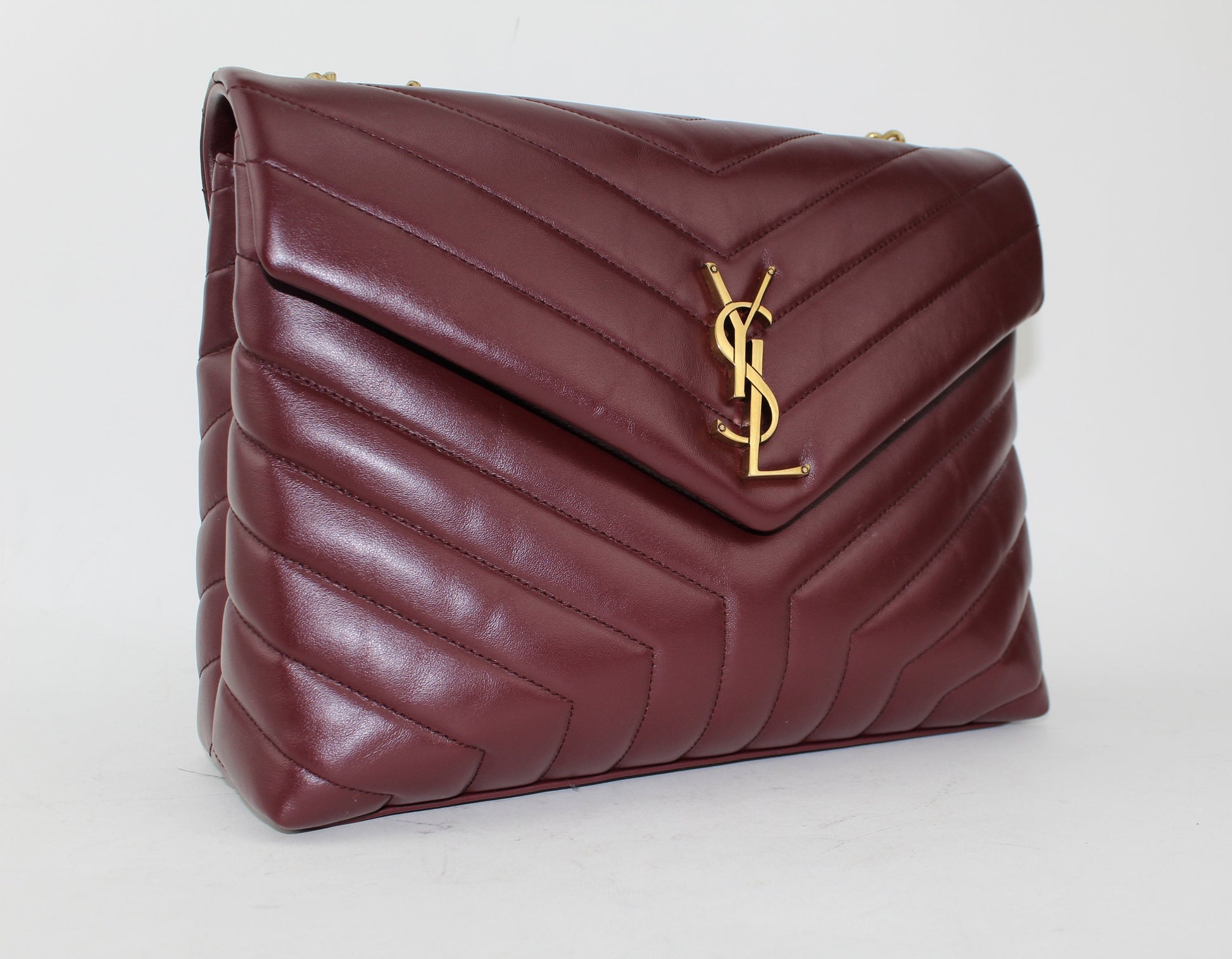 SAINT LAURENT MEDIUM LOULOU BAG