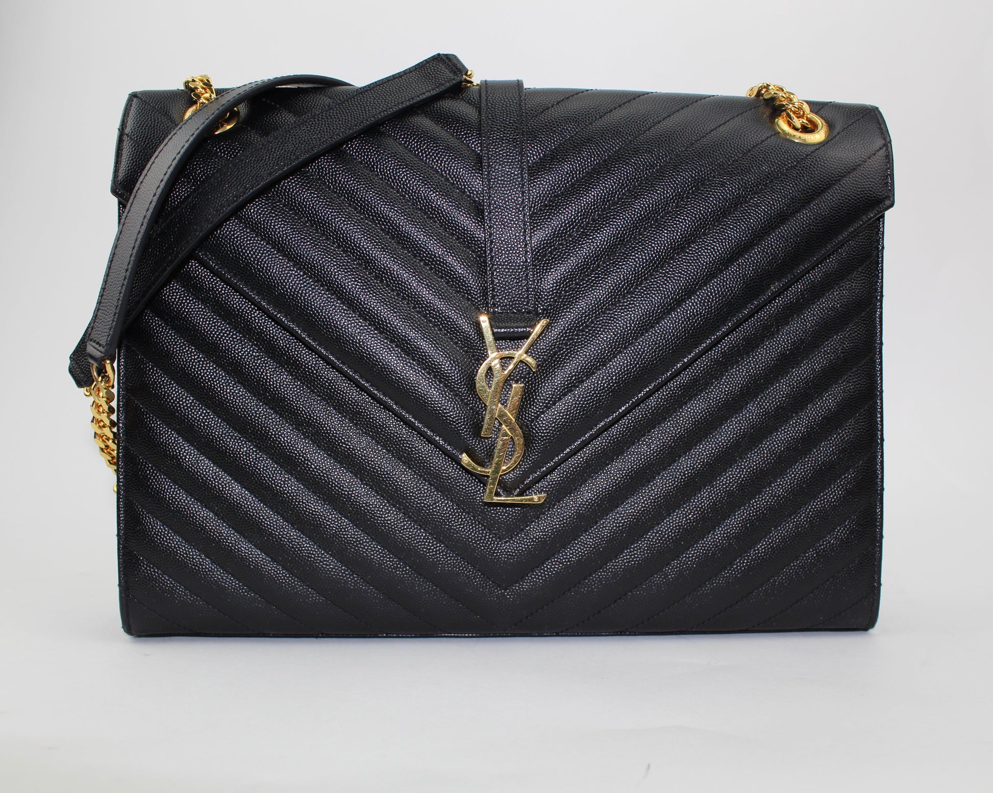 SAINT LAURENT LARGE ENVELOPE GRAIN DE POUDRE CHAIN BAG
