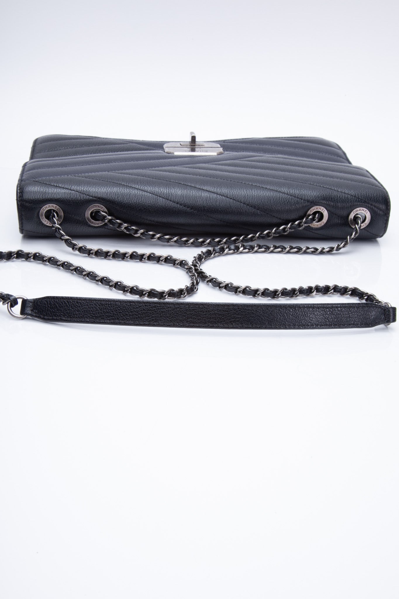 CHANEL Calfskin Leather Shoulder/Crossbody Bag