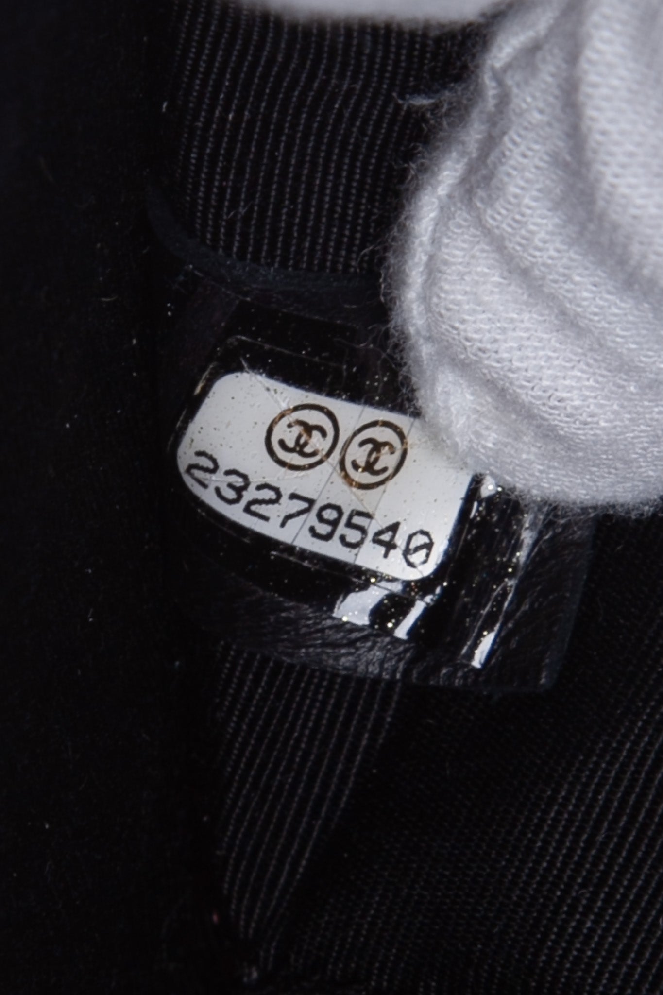 CHANEL Calfskin Leather Shoulder/Crossbody Bag