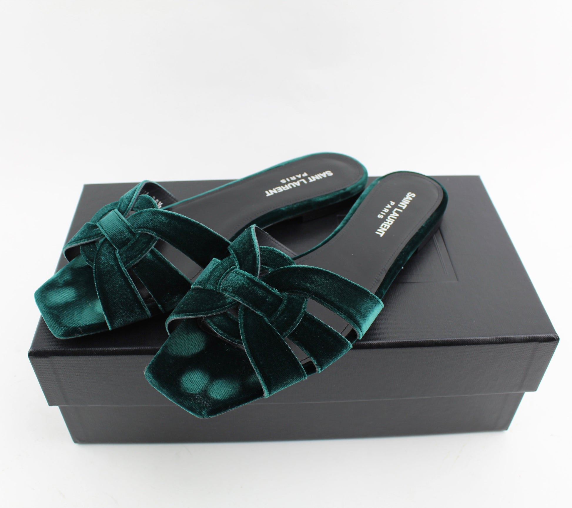 SAINT LAURENT TRIBUTE  FLAT SANDALS SIZE 38.5
