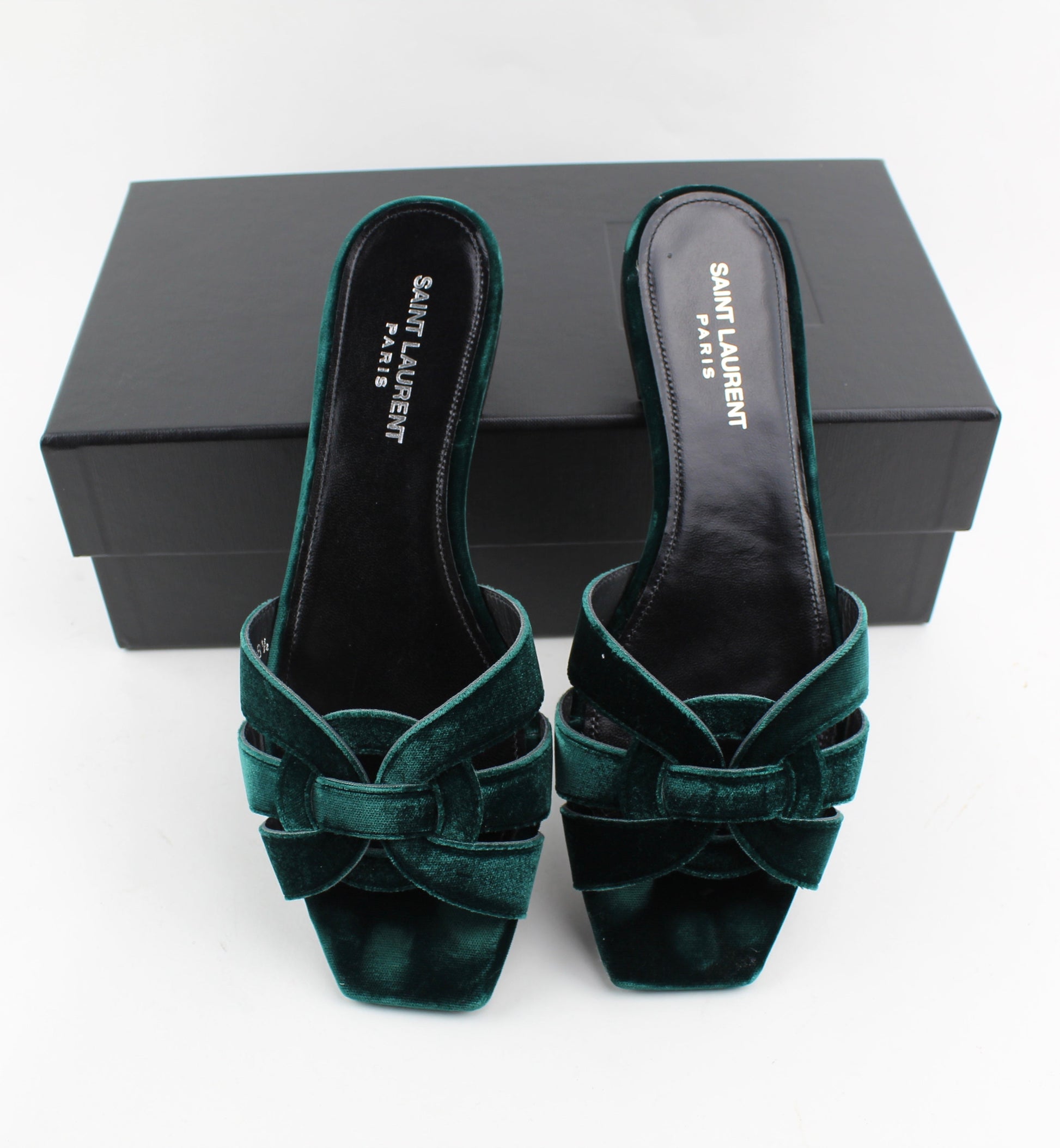 SAINT LAURENT TRIBUTE  FLAT SANDALS SIZE 38.5