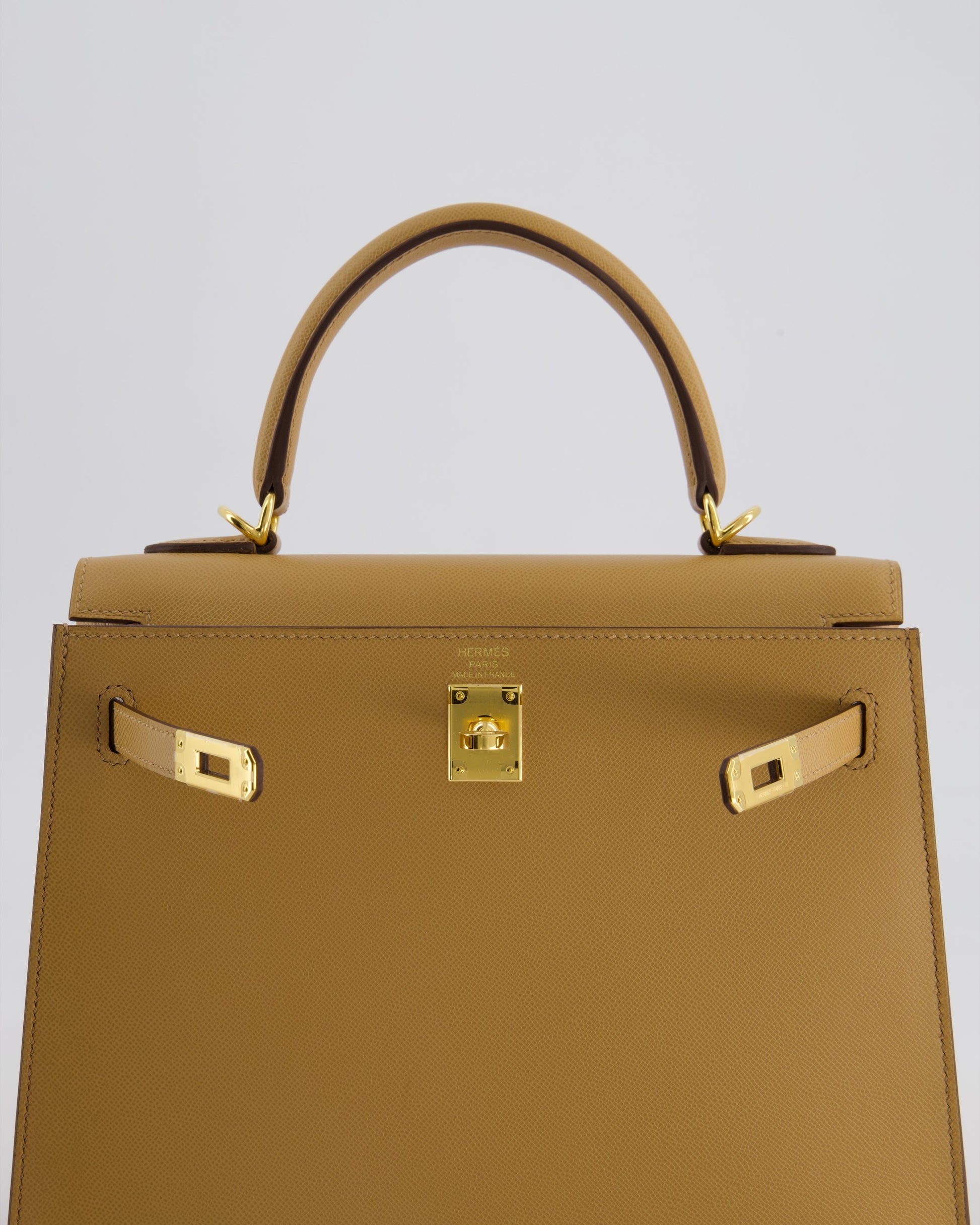 Hermes Verso Kelly Sellier 25cm Bag in Biscuit Madame Leather, Blanc Interior with Gold Hardware