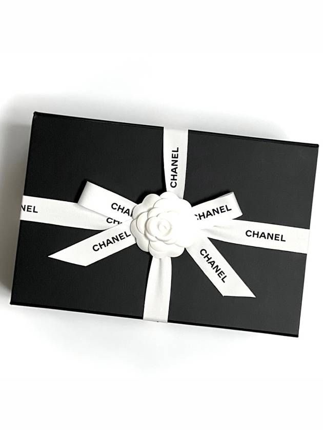 Boy Chanel Gold Flap Shoulder Bag White