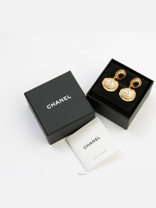 women earrings