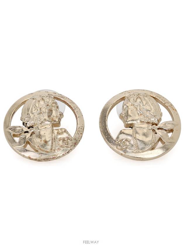 women earrings