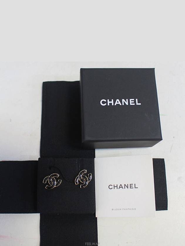 women earrings