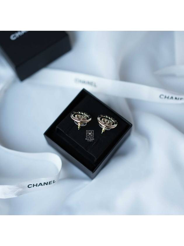 Women's CC Logo Circle Chain Earrings Black Gold