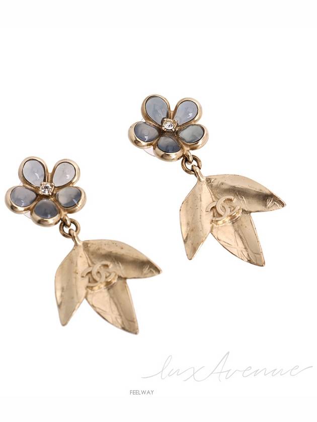 women earrings