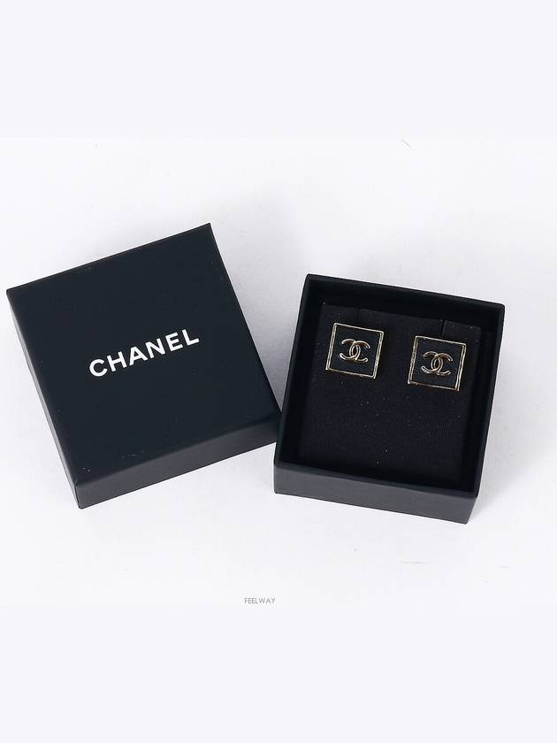 women earrings