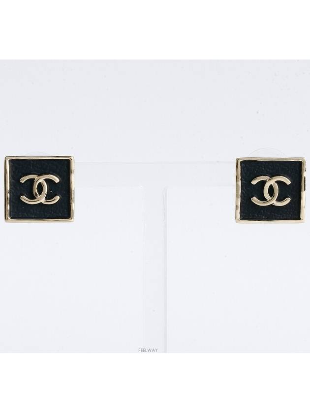 women earrings