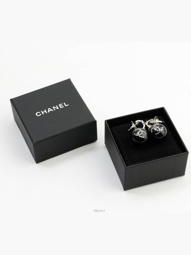women earrings