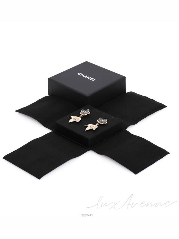 women earrings