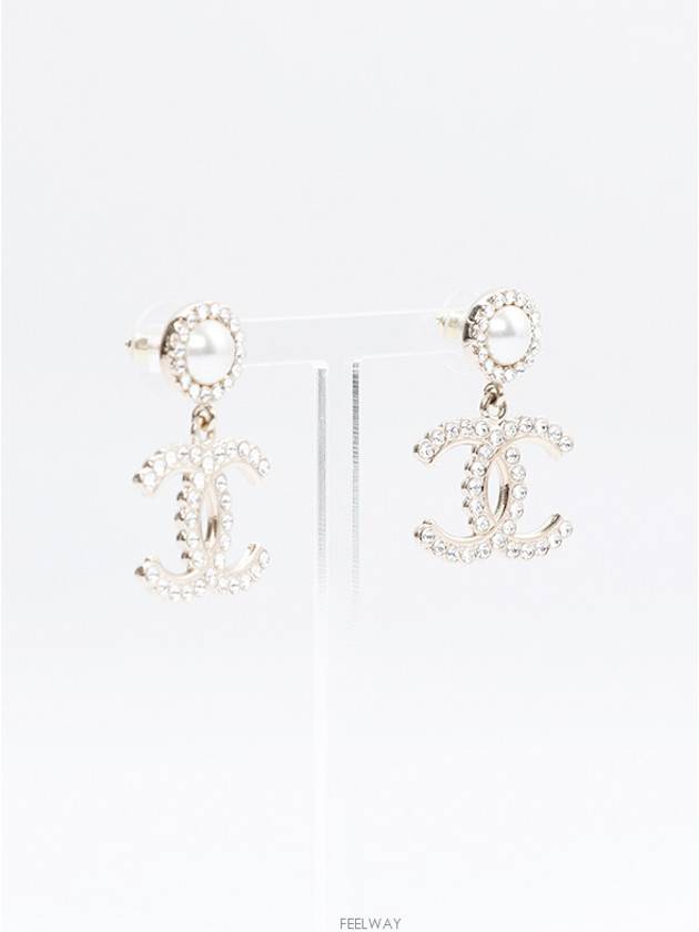 women earrings
