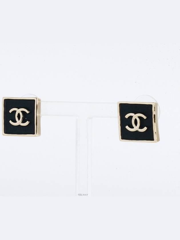 women earrings