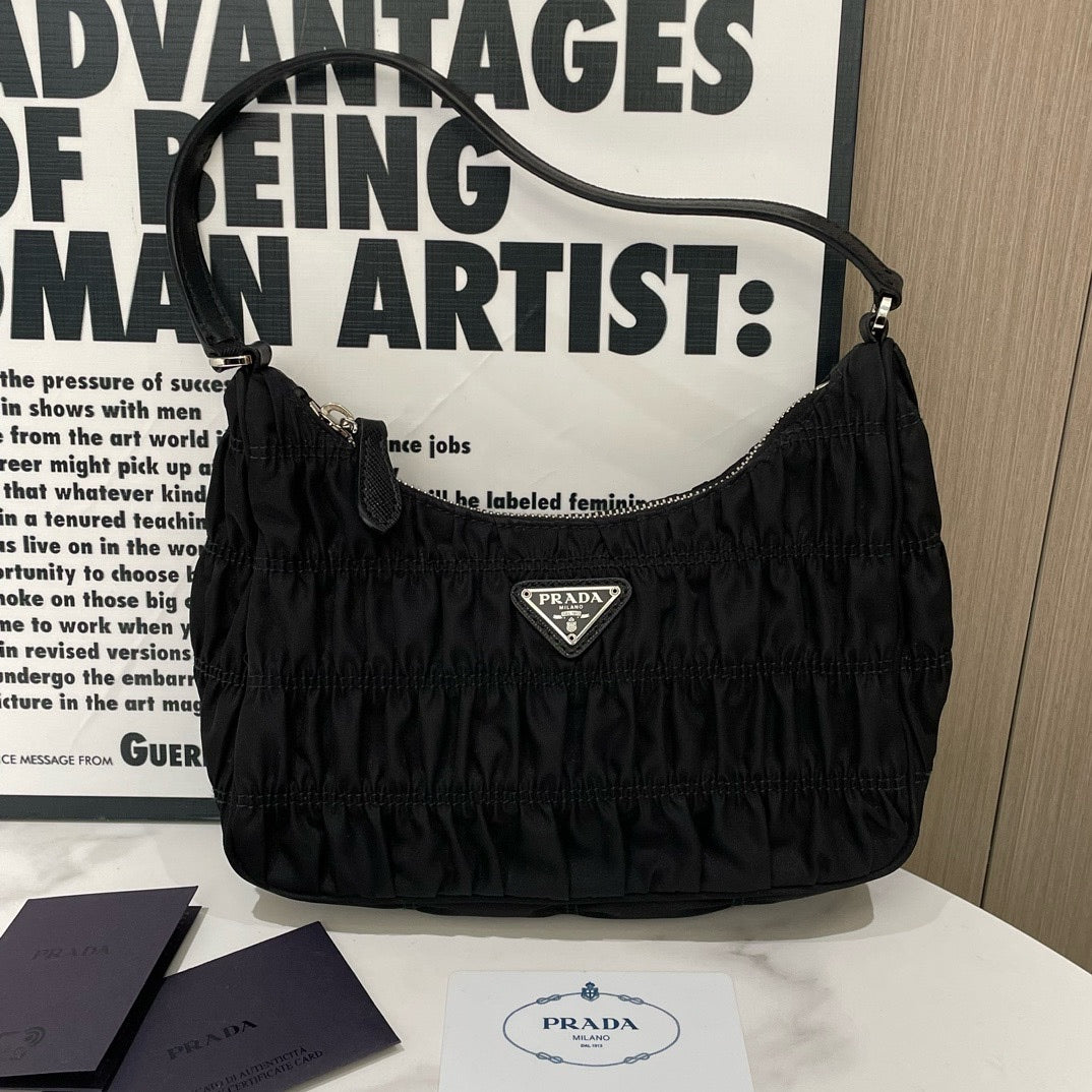 Prada Re-Edition 2005 Hobo Shoulder Bag Black Nylon