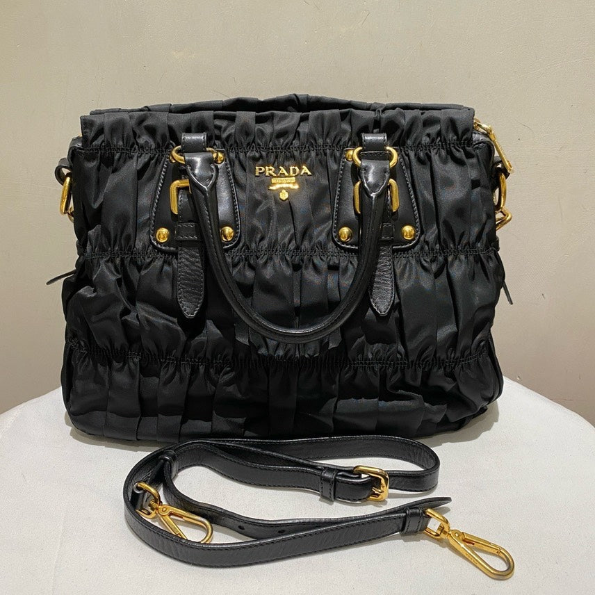 preloved Prada classic tote