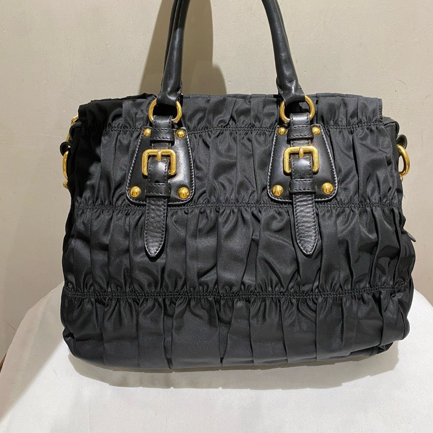 preloved Prada classic tote